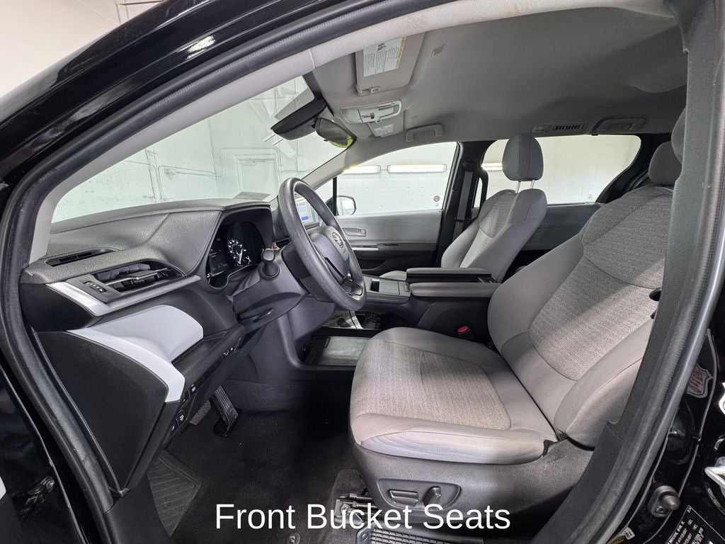 2025 Toyota Sienna LE 8 Passenger