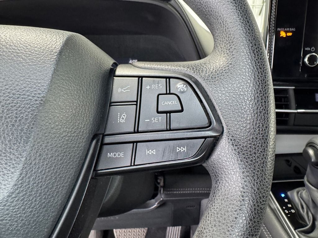 2025 Toyota Sienna LE 8 Passenger