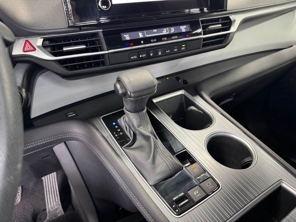 2025 Toyota Sienna LE 8 Passenger