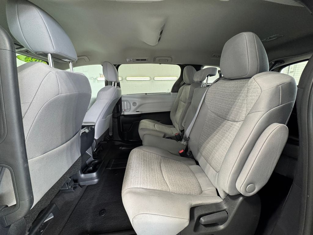 2025 Toyota Sienna LE 8 Passenger