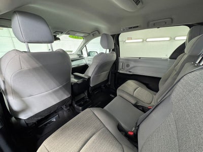 2025 Toyota Sienna LE 8 Passenger
