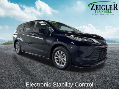 2025 Toyota Sienna LE 8 Passenger