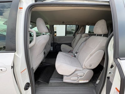 2018 Toyota Sienna LE 8 Passenger