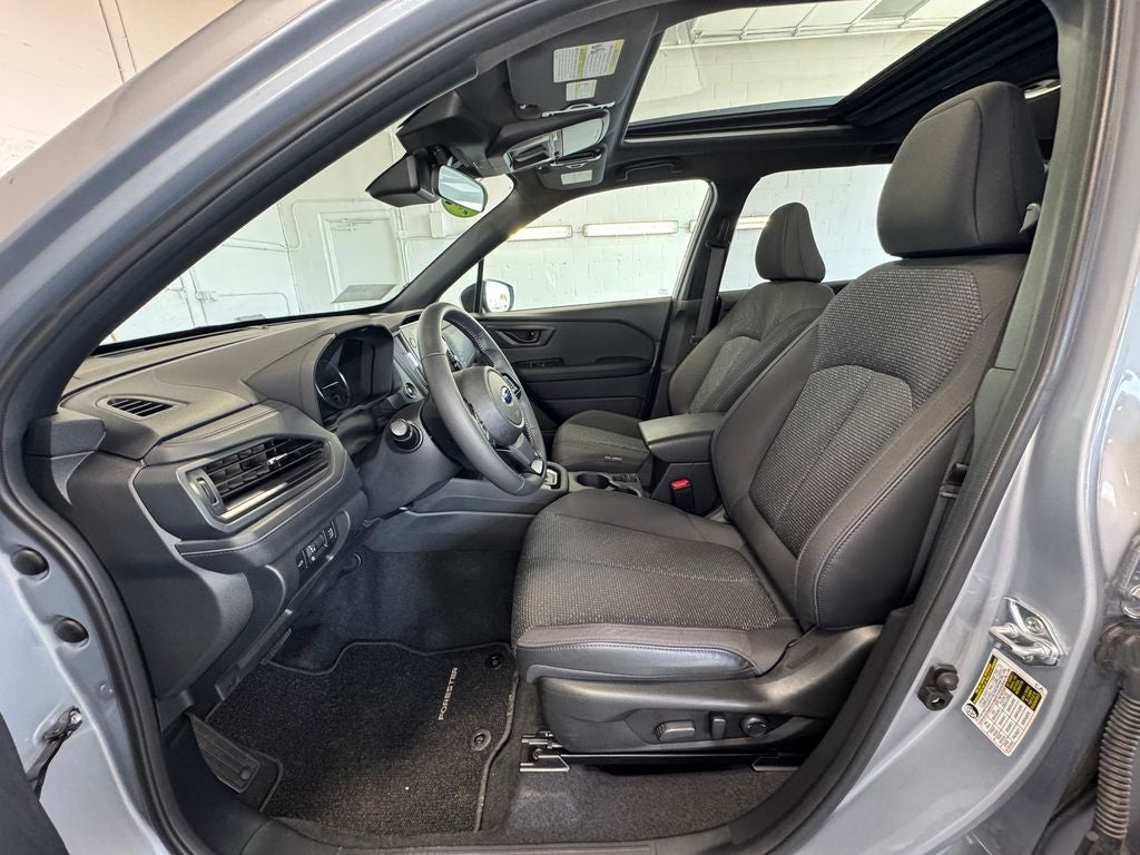 2025 Subaru Forester Premium Power moonroof