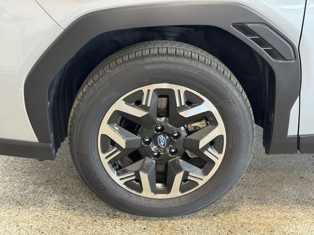 2025 Subaru Forester Premium Power moonroof