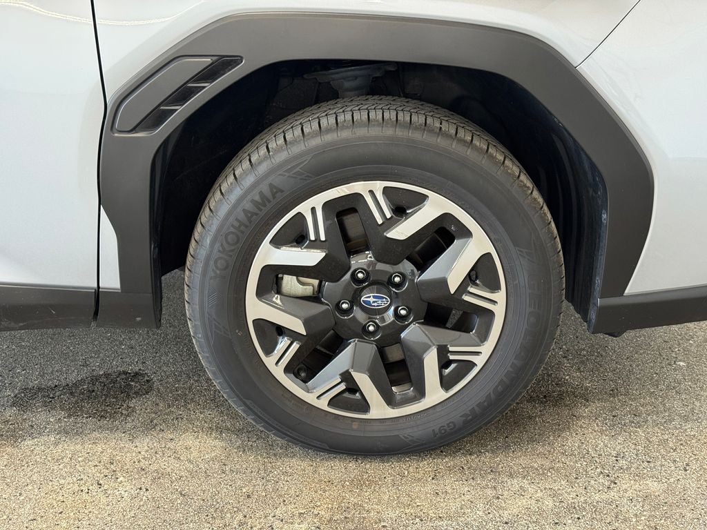 2025 Subaru Forester Premium Power moonroof
