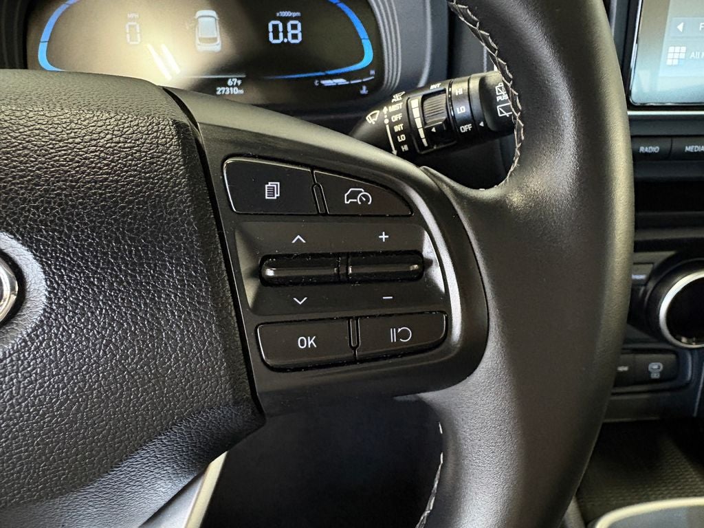 2025 Hyundai Venue SEL Apple CarPlay & Android Auto