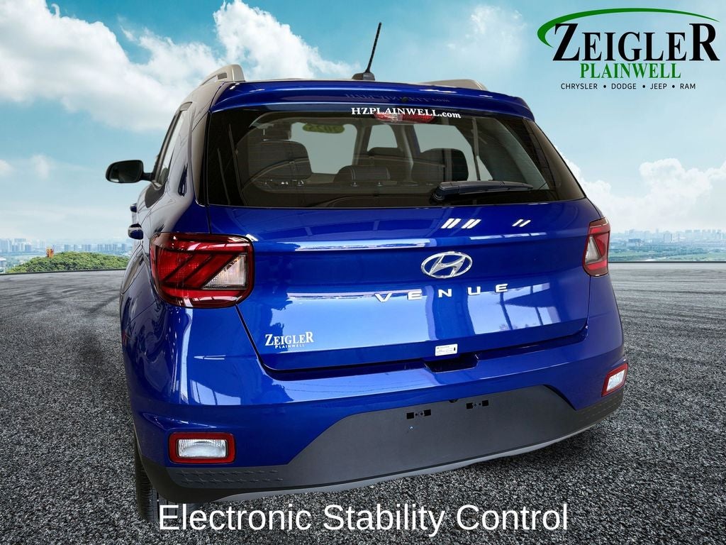 2025 Hyundai Venue SEL Apple CarPlay & Android Auto