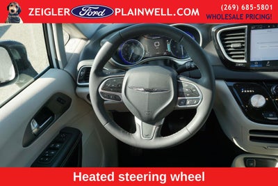 2024 Chrysler Pacifica Touring L Leather Quad Seats Power Doors Rear Camera