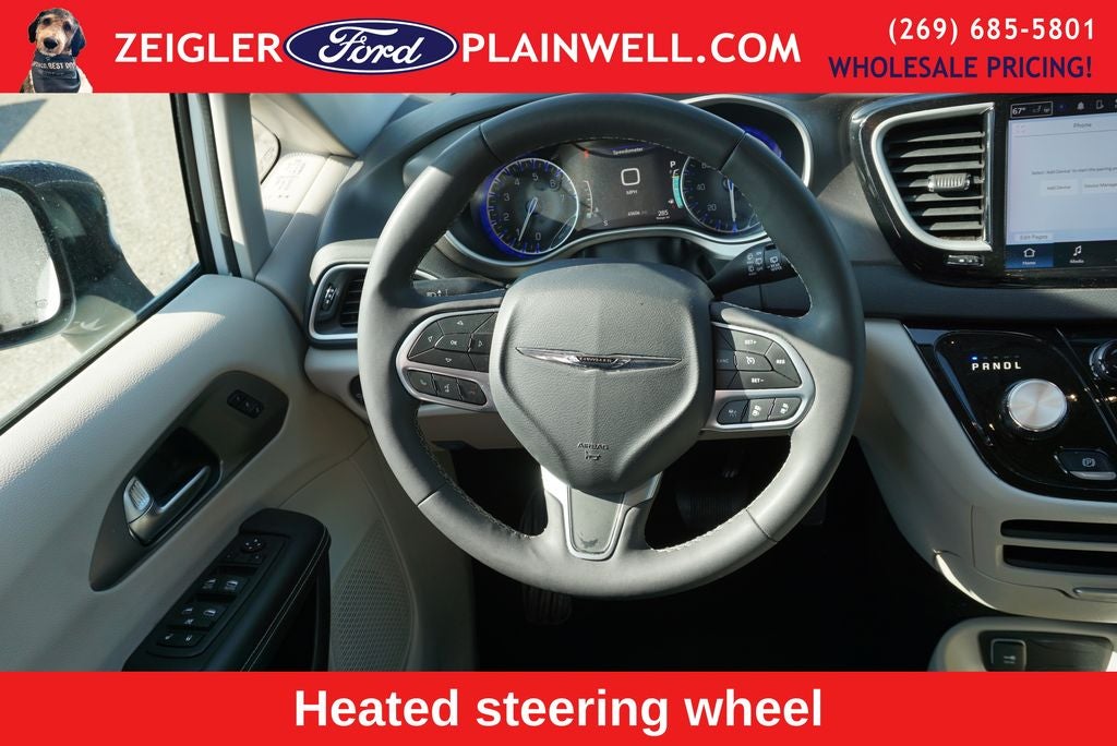 2024 Chrysler Pacifica Touring L Leather Quad Seats Power Doors Rear Camera