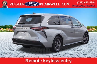 2021 Toyota Sienna LE 8 Passenger