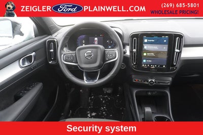 2024 Volvo XC40 B5 Core AWD