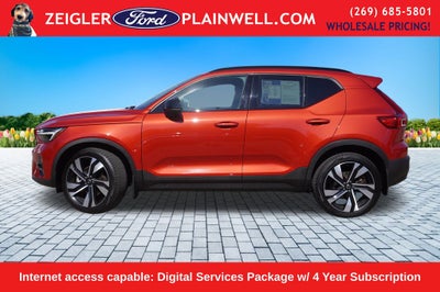 2023 Volvo XC40 B5 Plus Dark Theme AWD HEATED LEATHER POWER MOONROOF NAV