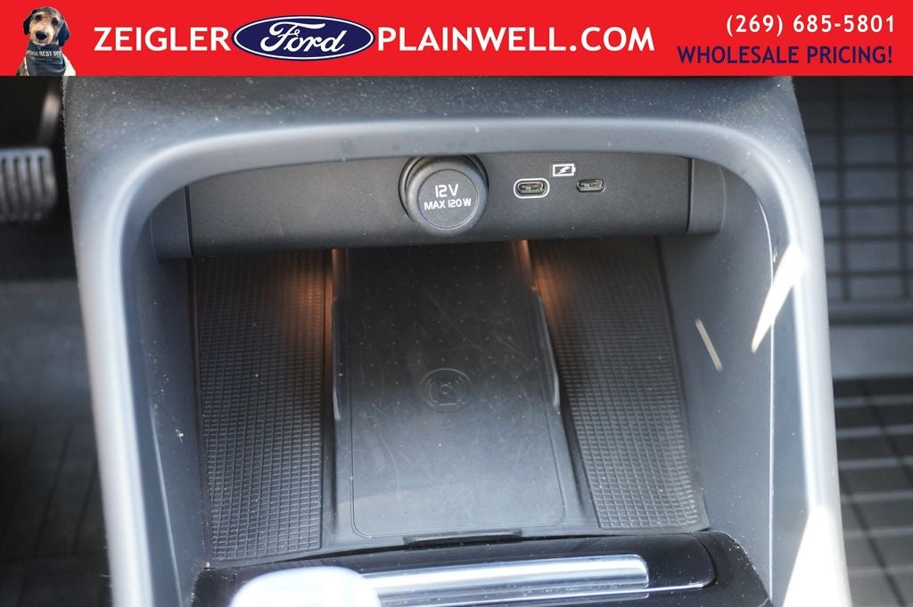 2023 Volvo XC40 B5 Plus Dark Theme AWD HEATED LEATHER POWER MOONROOF NAV