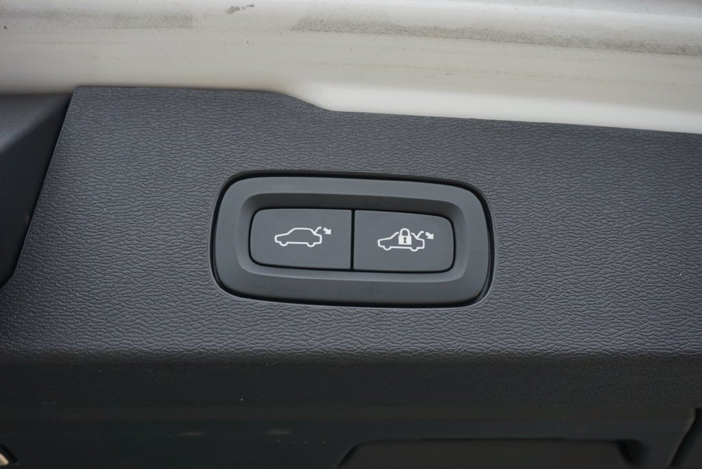 2025 Volvo V60 Cross Country B5 Plus