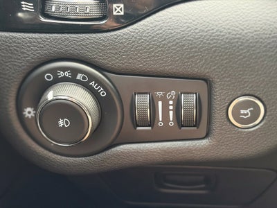 2023 Jeep Cherokee Altitude * Certified Pre-Owned *