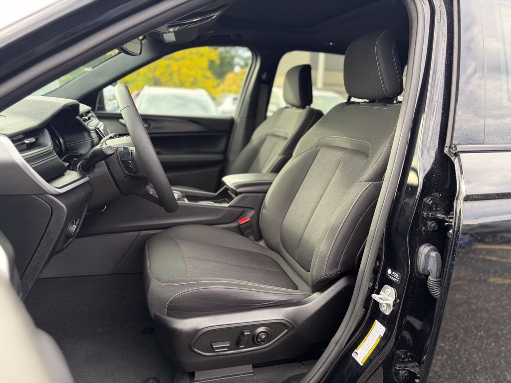 2024 Jeep Grand Cherokee Laredo X