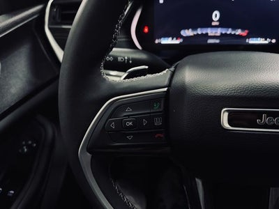 2023 Jeep Grand Cherokee Laredo 4x4