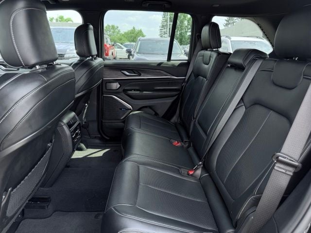 2022 Jeep Grand Cherokee Overland 4x4
