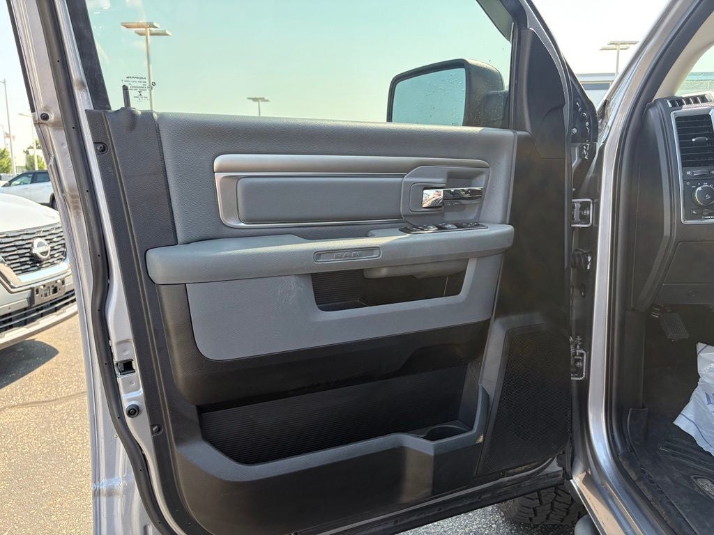 2019 RAM 1500 Classic Big Horn Quad Cab 4x4 6'4' Box