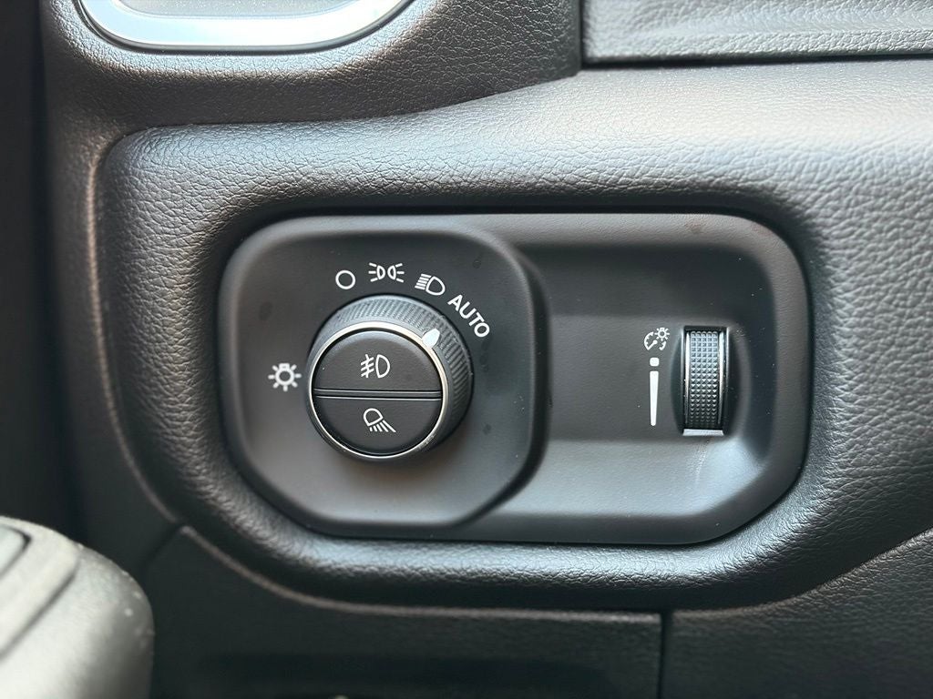 2025 RAM 1500 Big Horn Crew Cab 4x4 5'7' Box