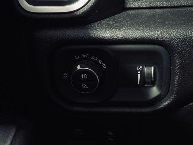 2022 RAM 1500 Big Horn Crew Cab 4x4 5'7' Box