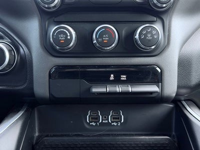 2022 RAM 1500 Big Horn Crew Cab 4x4 5'7' Box