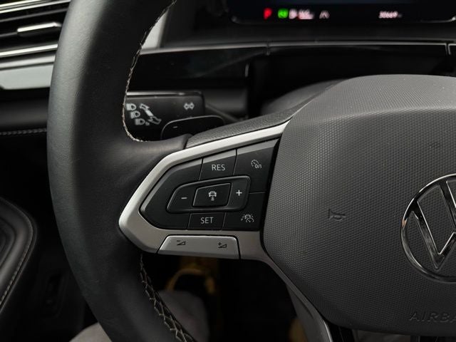 2025 Volkswagen Atlas Cross Sport 2.0T SE w/Technology