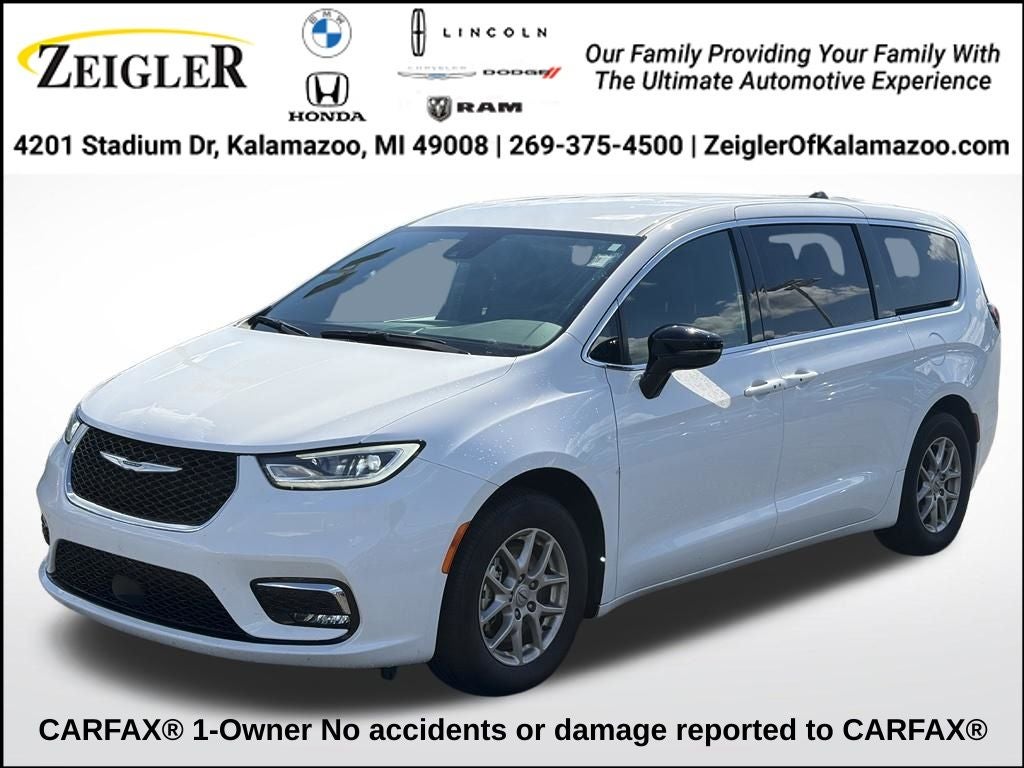 2025 Chrysler Pacifica Select