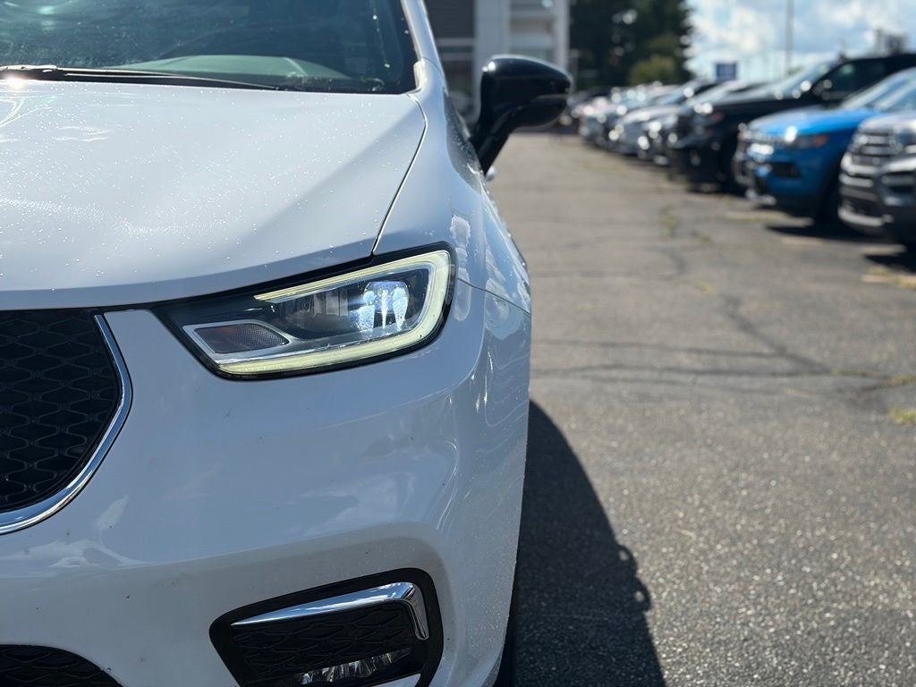 2025 Chrysler Pacifica Select