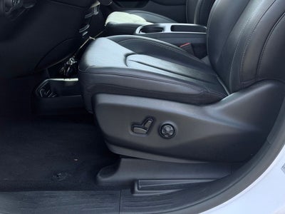 2025 Chrysler Pacifica Select * Certified Pre-Owned *