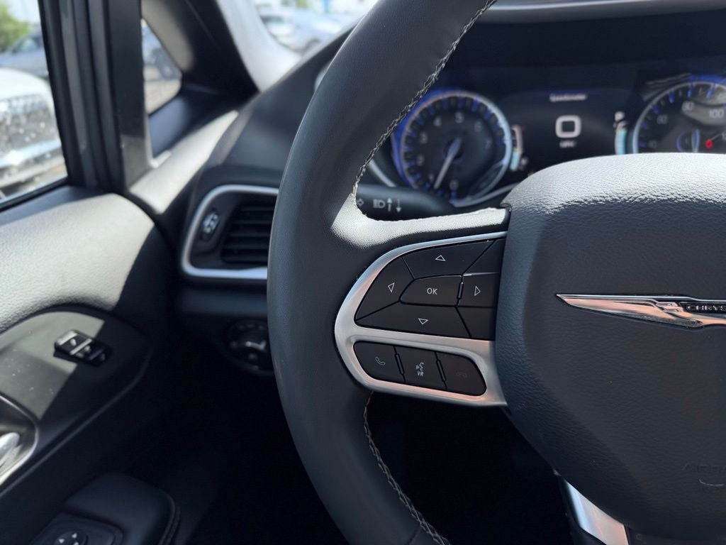 2025 Chrysler Pacifica Select * Certified Pre-Owned *