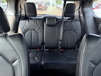 2025 Chrysler Pacifica Select * Certified Pre-Owned *