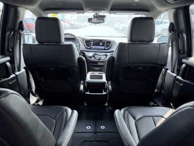 2025 Chrysler Pacifica Select * Certified Pre-Owned *