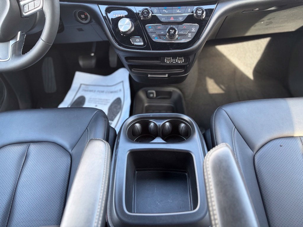 2025 Chrysler Pacifica Select * Certified Pre-Owned *