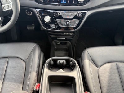 2025 Chrysler Pacifica Select * Certified Pre-Owned *