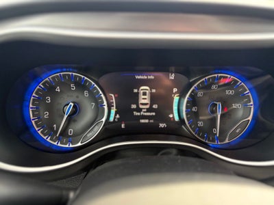 2025 Chrysler Pacifica Select * Certified Pre-Owned *