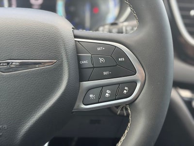 2025 Chrysler Pacifica Select * Certified Pre-Owned *