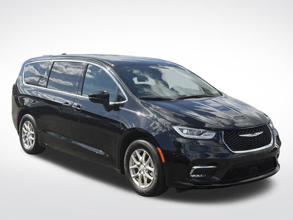 2025 Chrysler Pacifica Select * Certified Pre-Owned *