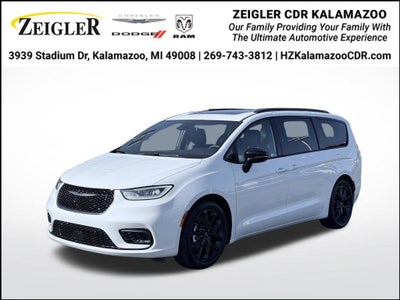2025 Chrysler Pacifica Limited * Certified Pre-Owned *