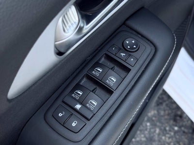 2025 Chrysler Pacifica Limited * Certified Pre-Owned *