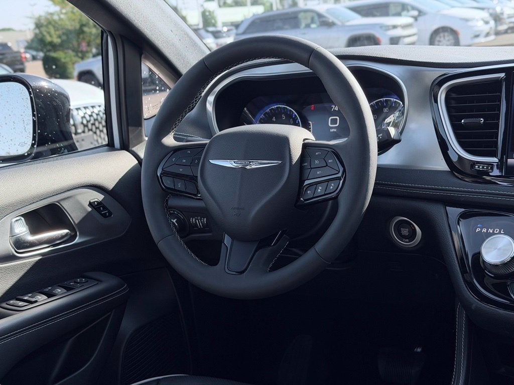 2025 Chrysler Pacifica Limited * Certified Pre-Owned *