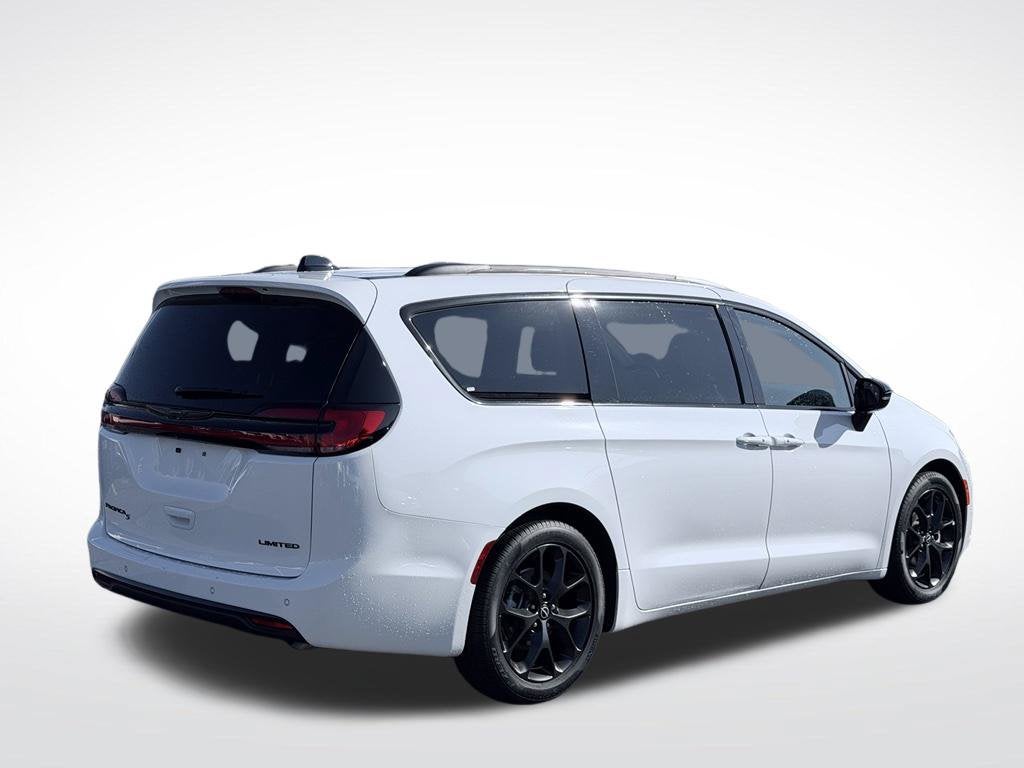 2025 Chrysler Pacifica Limited * Certified Pre-Owned *