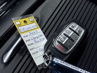 2025 Chrysler Pacifica Limited