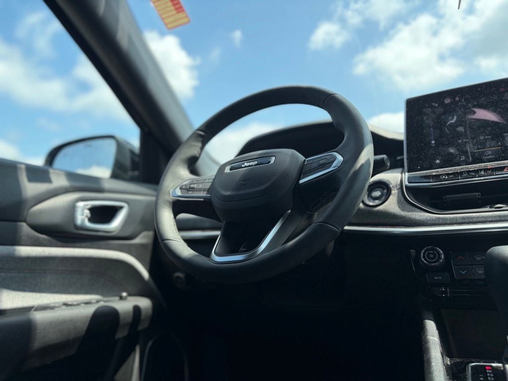 2024 Jeep Compass Latitude Lux FWD