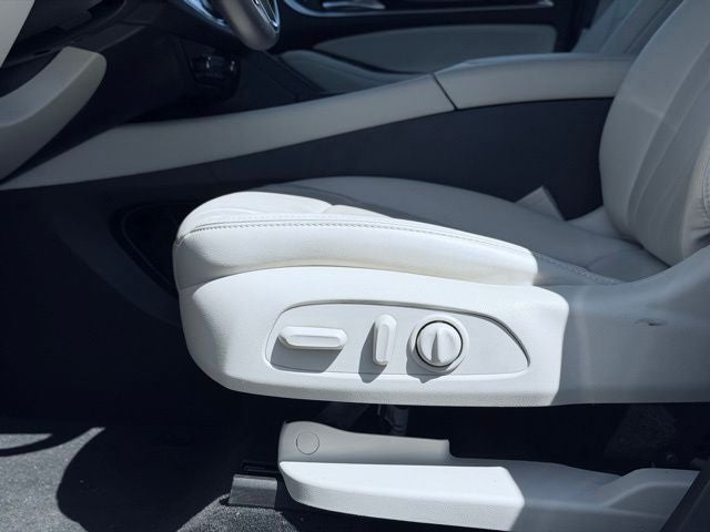 2023 Buick Enclave Essence AWD