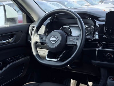 2023 Nissan Pathfinder SL 4WD