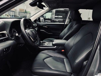 2025 Toyota Highlander Base