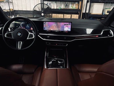 2025 BMW X7 M60i