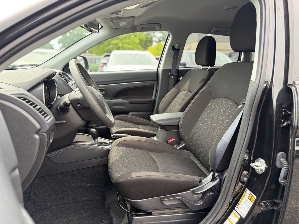 2025 Mitsubishi Outlander Sport Base